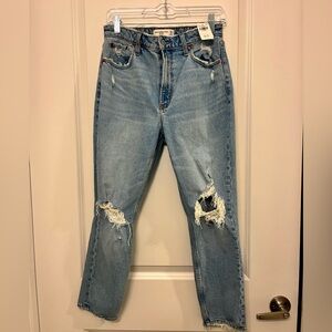 ❗️SOLD Abercrombie & Fitch Light Blue Distressed The mom high rise curve love